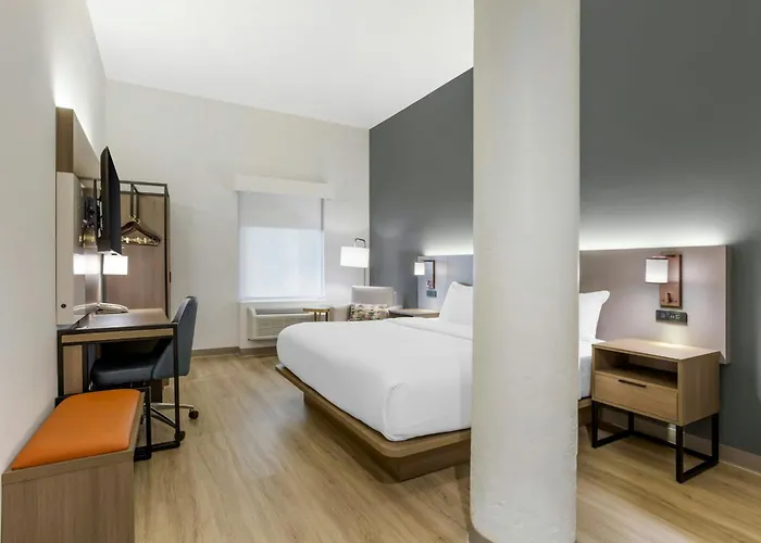 Four Points By Sheraton Newark Airport