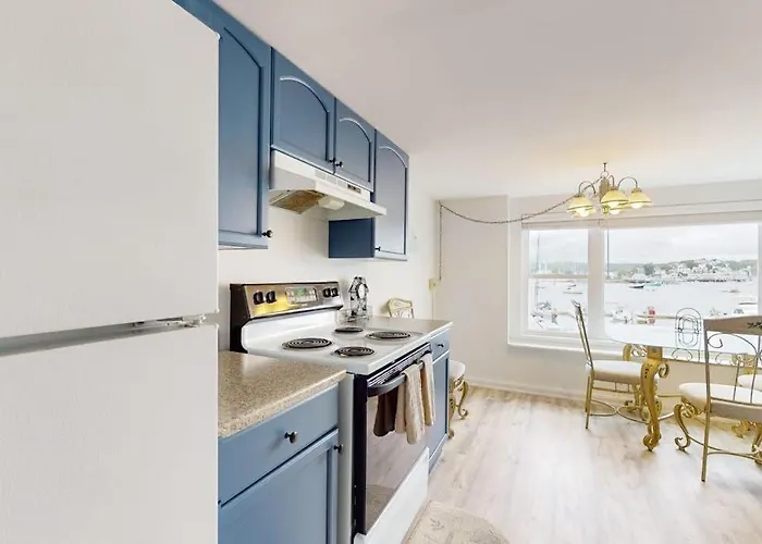 Oceanfront, Dog-Friendly Condo With Boothbay Harbor Views & Prime Location