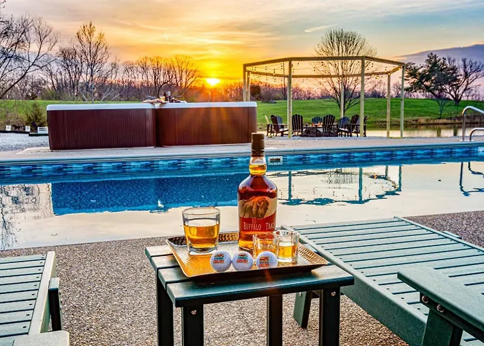 Heated Pool, Hot Tub, Mini Golf, Theater-Sleeps 28