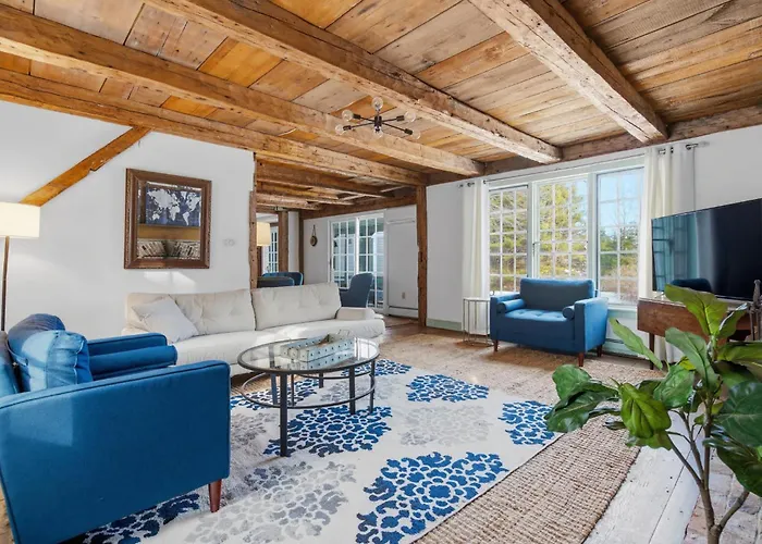 Spacious Farmhouse Near The Beach Circa 1860