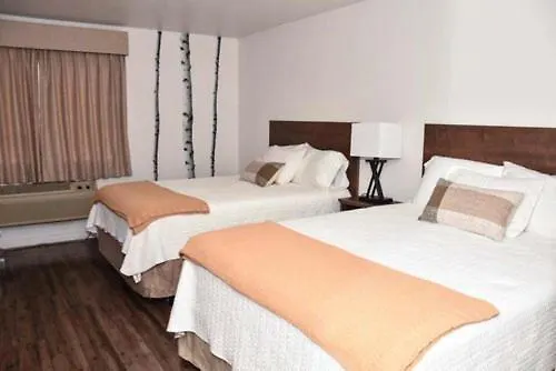 Eagle Peak Lodge & Cabins