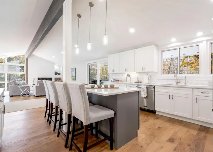 Ocean Avenue Retreat 4Bdr