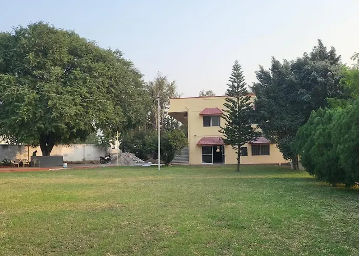 Shangov Farms, Aliabad