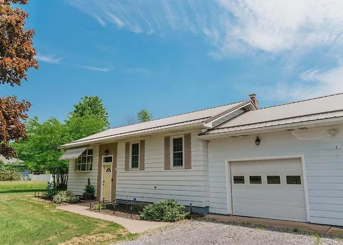 Family Friendly Getaway With Fire Pit & Swing Set