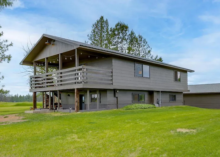 Private Mountain View Retreat Near Glacier