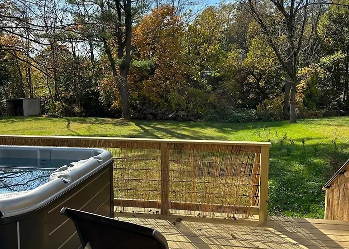 Cabin Oasis Near Town