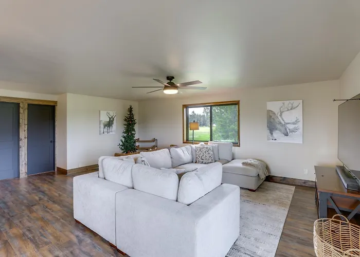 Private Mountain View Retreat Near Glacier