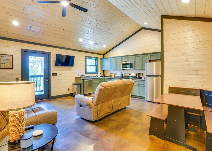 Family & Pet Friendly! Murray Cabin W/ Lake Access
