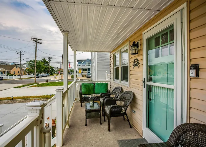 Block And Half To Beach! Minutes From Ac, Casinos