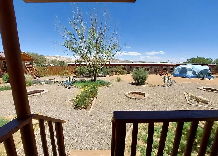 Cute Cabin In Escalante, Utah - The Ideal Glamping Site Surrounded By Canyons