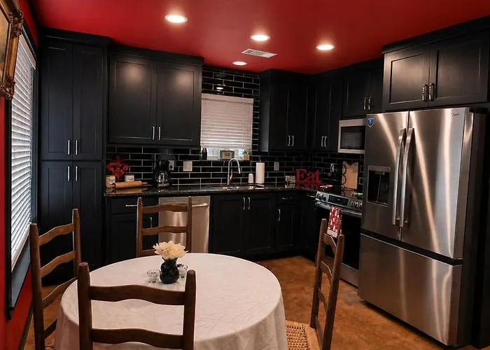 Toad-Ally Cozy Cottage - Conway Getaway