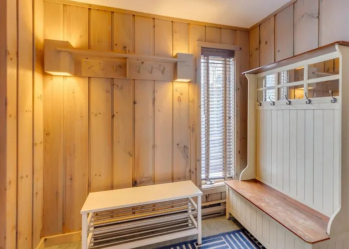 Moose Lane Chalet - King Bed, Clubhouse, 1 Pet