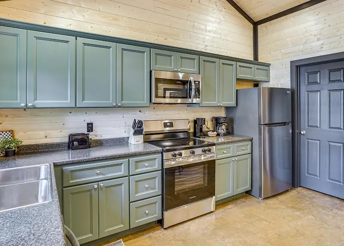 Kentucky Lake Escape: Family Cabin W/ Fire Pit