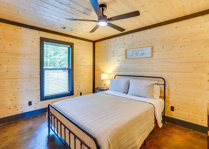 Family & Pet Friendly! Murray Cabin W/ Lake Access