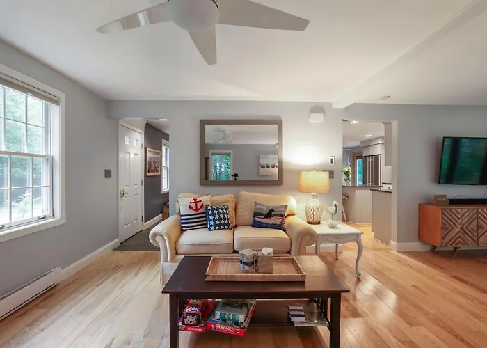 Bright & Spacious Home Near To Beaches & Dock Sq