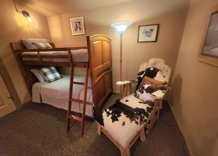 Cooper Cabin | Montana Charm In The Heart Of Town