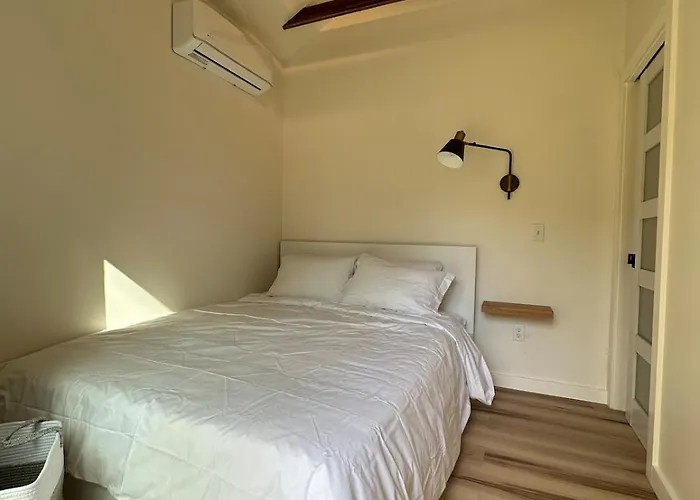 Cabin Oasis Near Town