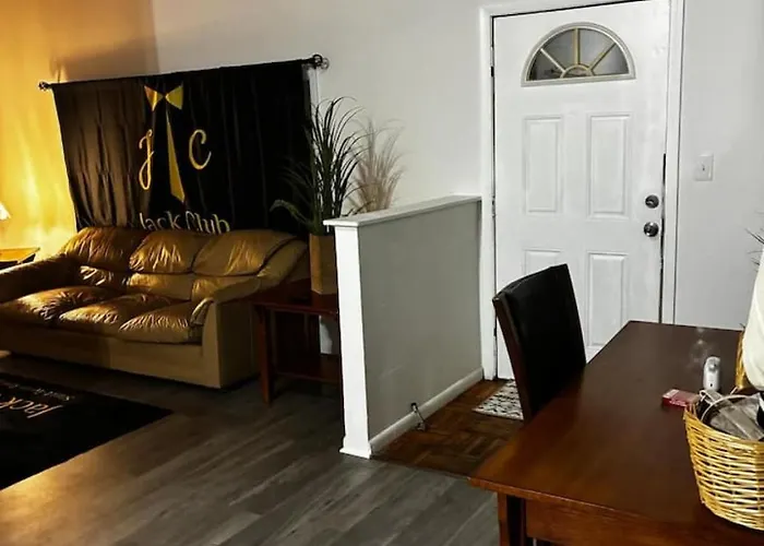 Stylish 3Br Schenectady Home. Steps From Rivers Casino. Pet-Friendly