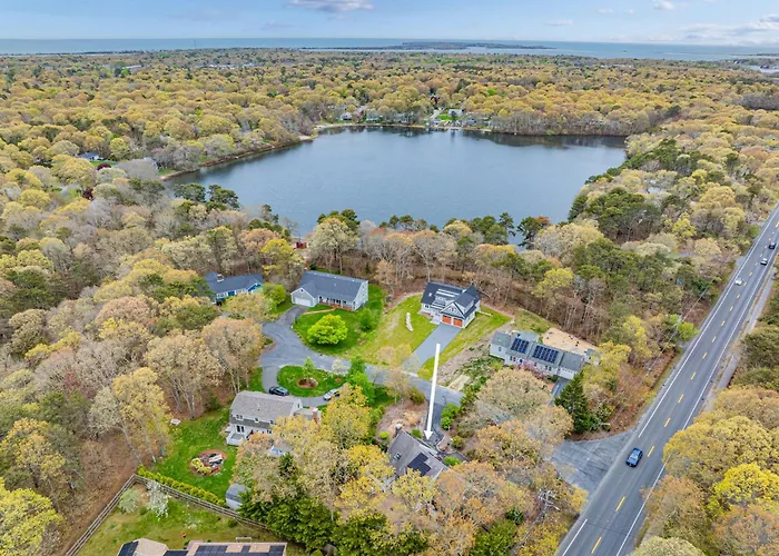 Walk To Big Sandy Pond Cape Escape