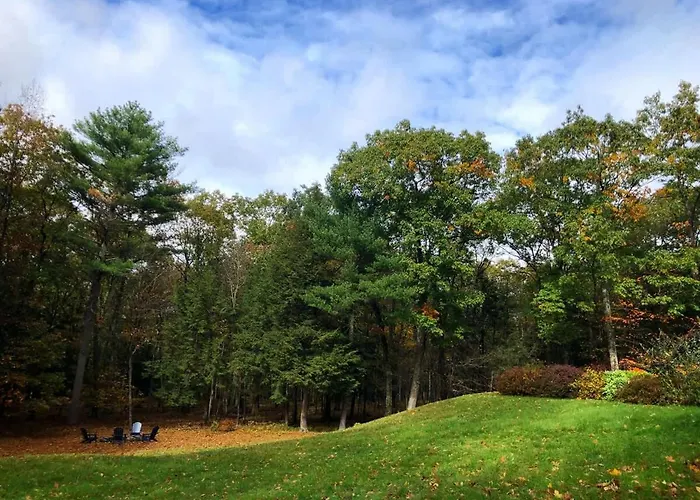 Deerhaven Lane House- Luxury Home With Pool