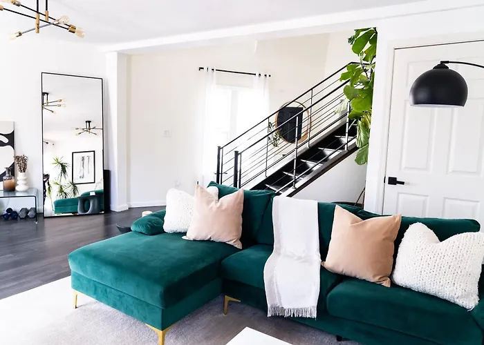 The New Hope Loft Retreat Walkable & Serene