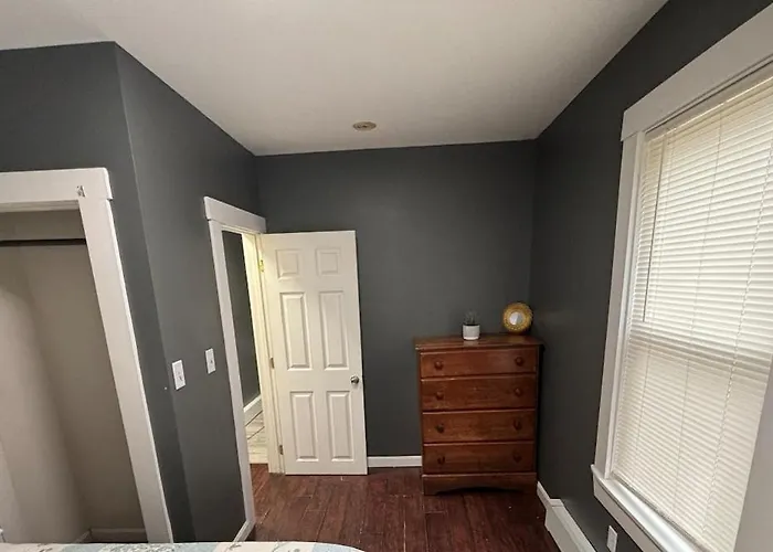Modern 2Br Near Cmmc And Downtown