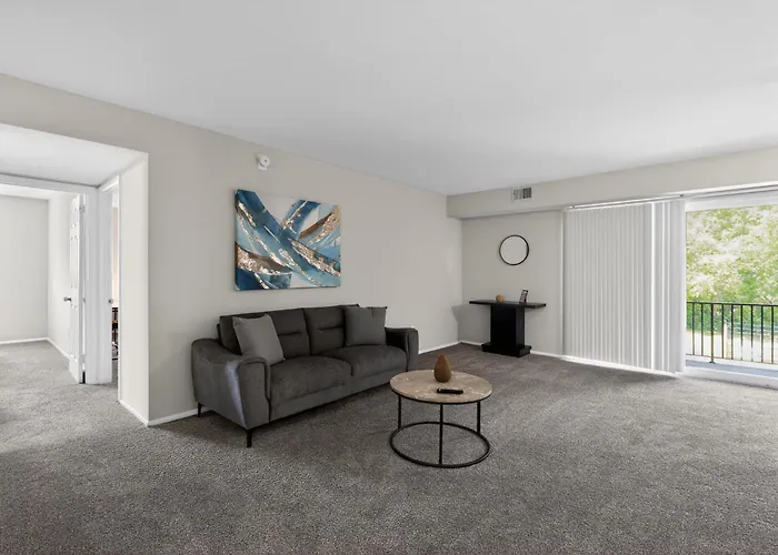 Beautiful 2 Bedroom In The Chateau