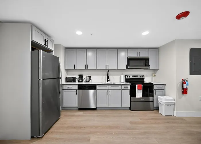 Spacious Downtown Living With Modern Finishes