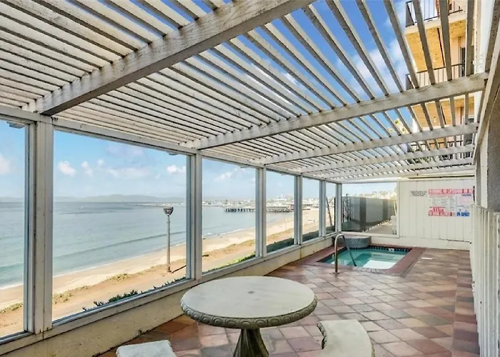 One Bedroom Oceanfront Residence With Panoramic Views