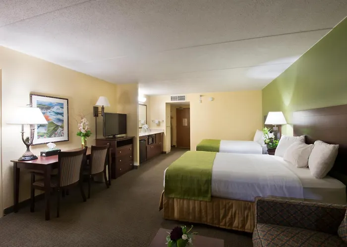 Edgewater Hotel And Waterpark