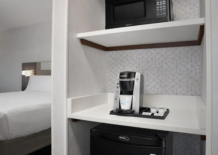 Holiday Inn Express & Suites Alexandria - Fort Belvoir By Ihg