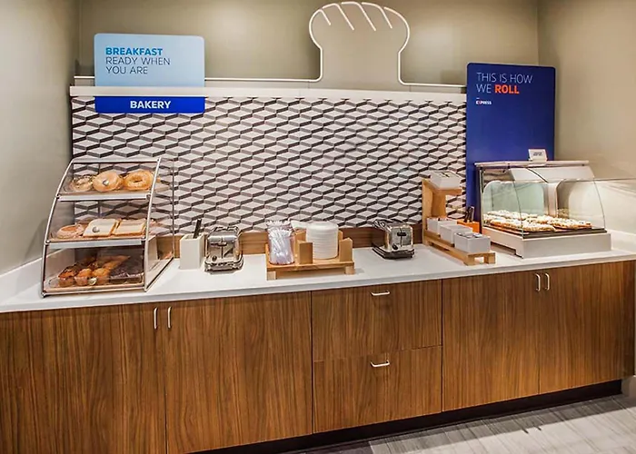 Holiday Inn Express & Suites Morrilton By Ihg