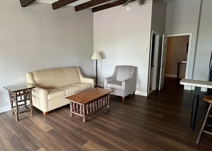 Windjammer Lodge