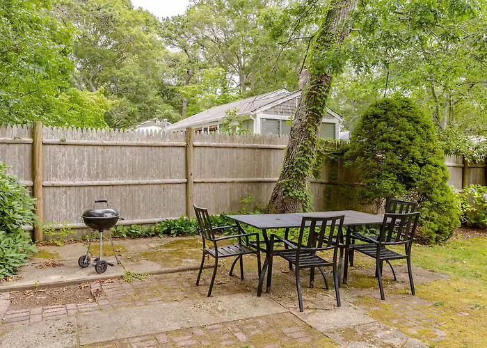 Dennis Beach House - Walk To Beach - Pet Friendly
