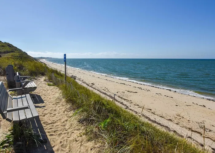 Walk To Beach W Roof-Level Deck