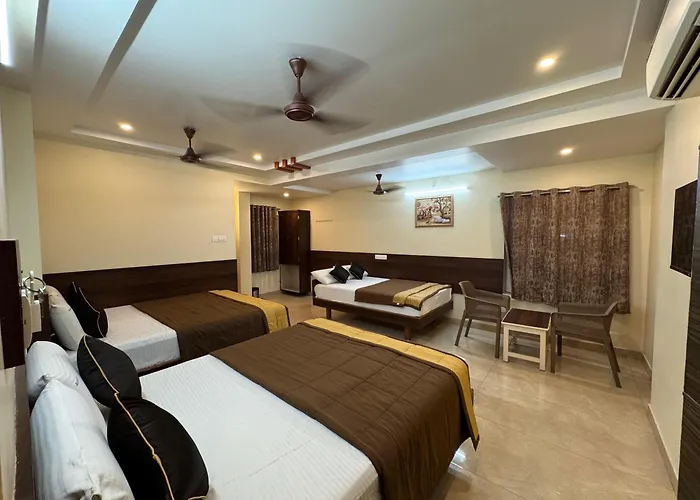 Hotel Dkr Grand