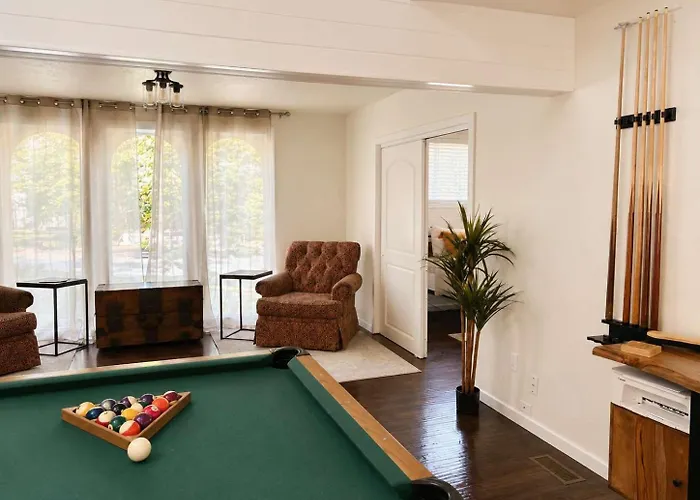 The Affordable Family Fun House- Ping Pong, Pool Table, Darts