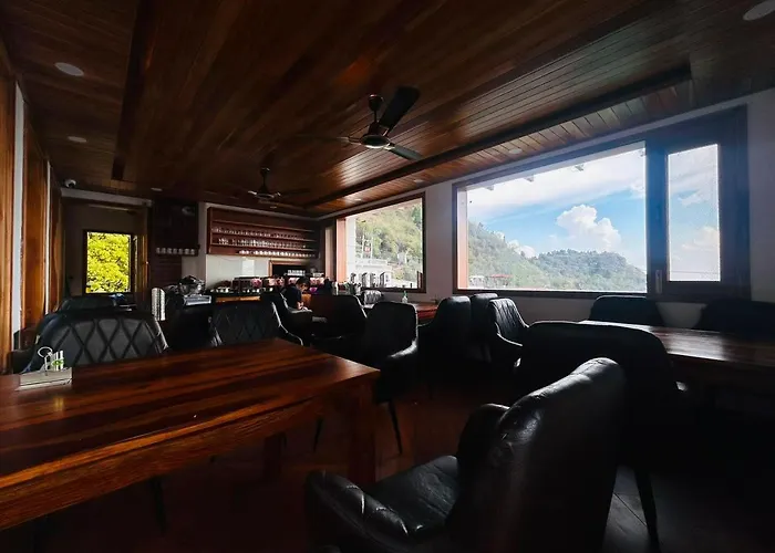 The Forest Season Resort, - A Premium Property & Open Terrace In Mussoorie