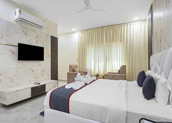 Hotel Skyland At Khammam Bus Stand