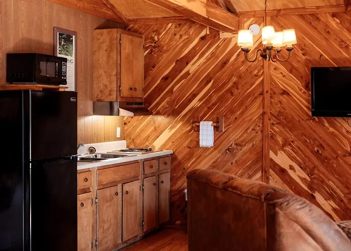 Cozy Vacation Rental With A Shared Swimming Pool In Heber Springs, Arkansas