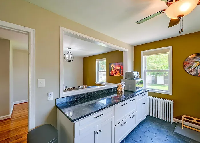 1 Mi To Trolley Square! Family Home W/ Bar & Yard