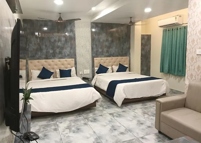 Luxury Hotel Madhavi Elite"S