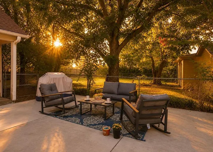 Spacious Home With Fast Wifi Near Downtown Sherman