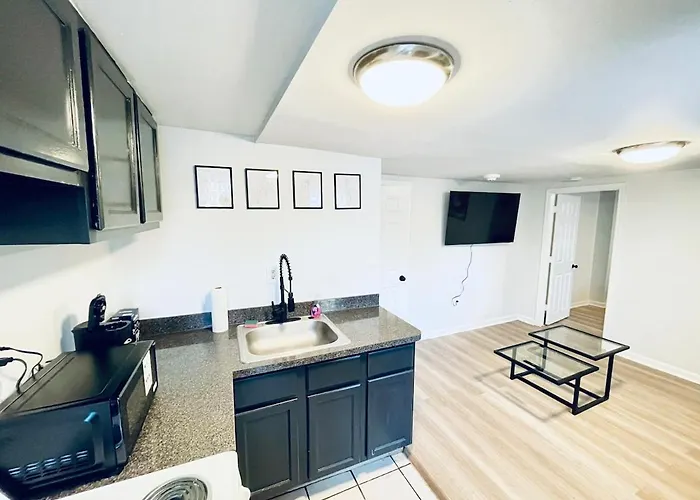 Serene Apartment By Citylux - 10 Mins From Airport