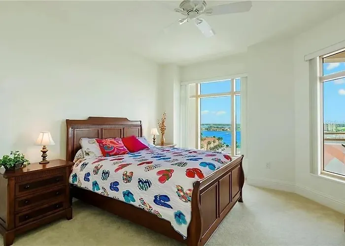 Waterfront Two Bedroom Residence Near Clearwater Beach