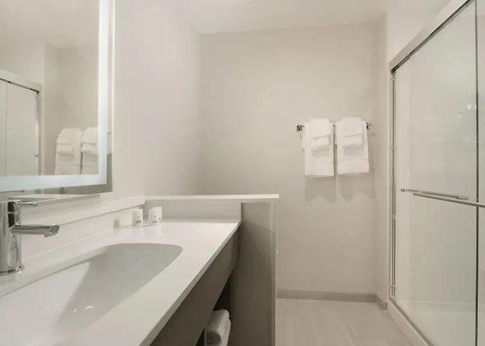 Holiday Inn Express & Suites - Williamstown - Glassboro By Ihg