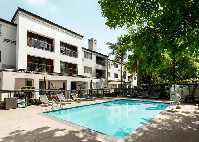 Courtyard By Marriott Stockton