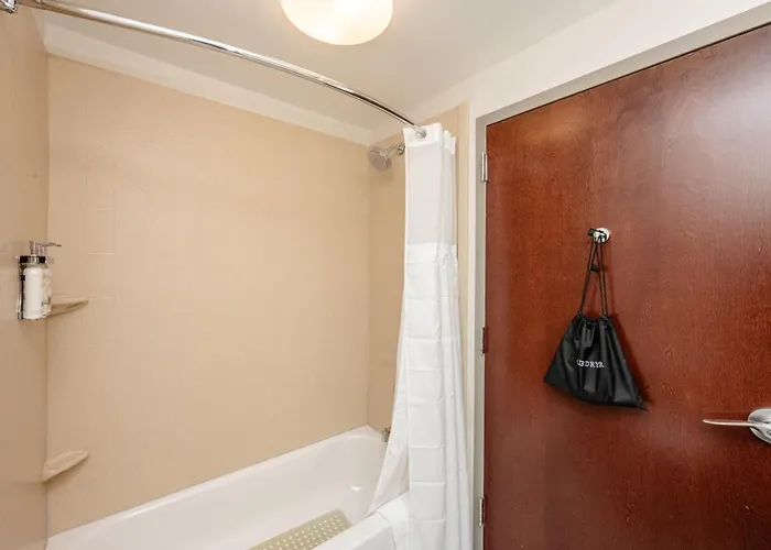 Holiday Inn Express Hotel & Suites Charleston - Northwoods By Ihg