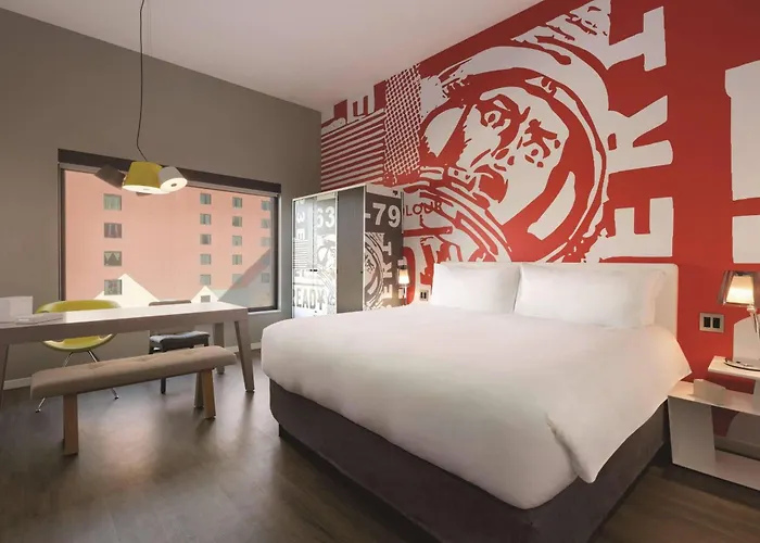 Radisson Red Minneapolis Downtown
