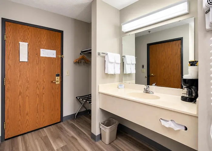 Days Inn By Wyndham Battlefield Rd/Hwy 65